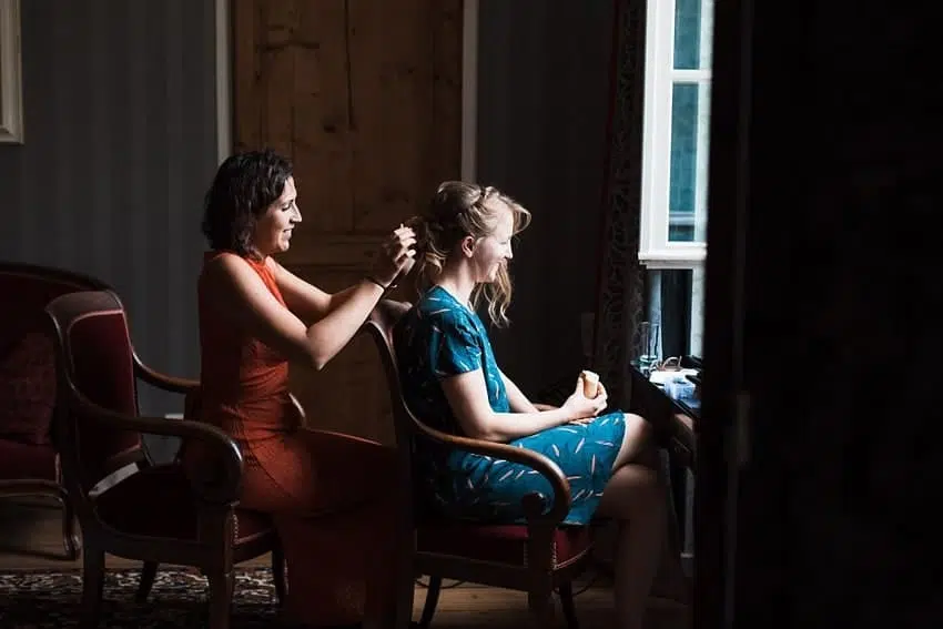 coiffure de la mariée dans le domaine