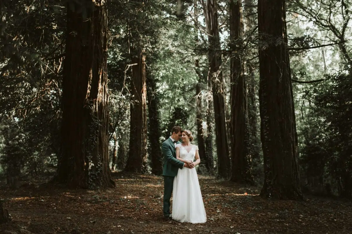 couple mariage foret