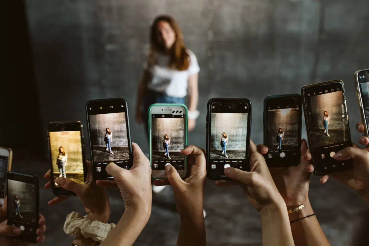 photo fille telephone