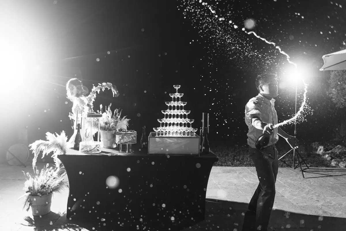 fontaine de champagne noir et blanc