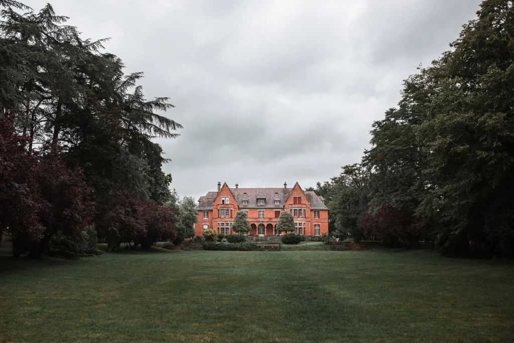 chateau de la pinais à moison la rivière et son parc paysager