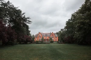 chateau de la pinais à moison la rivière et son parc paysager