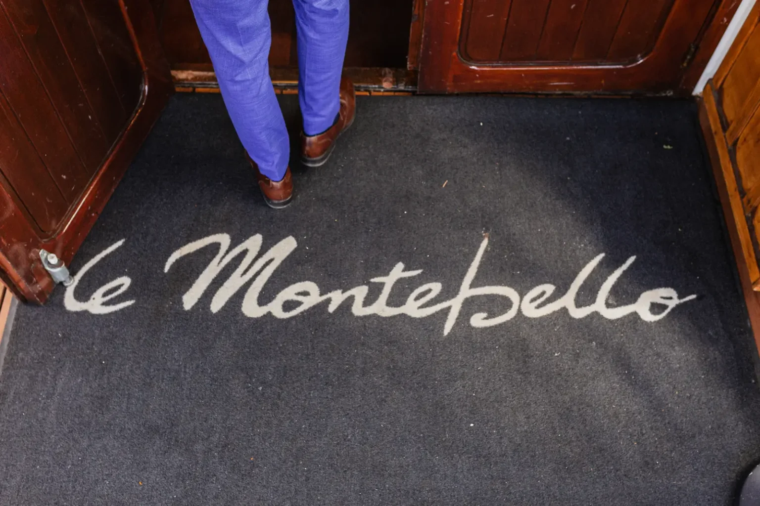 tapis d'entrée de la péniche le Montebello quai de Montebello à Paris